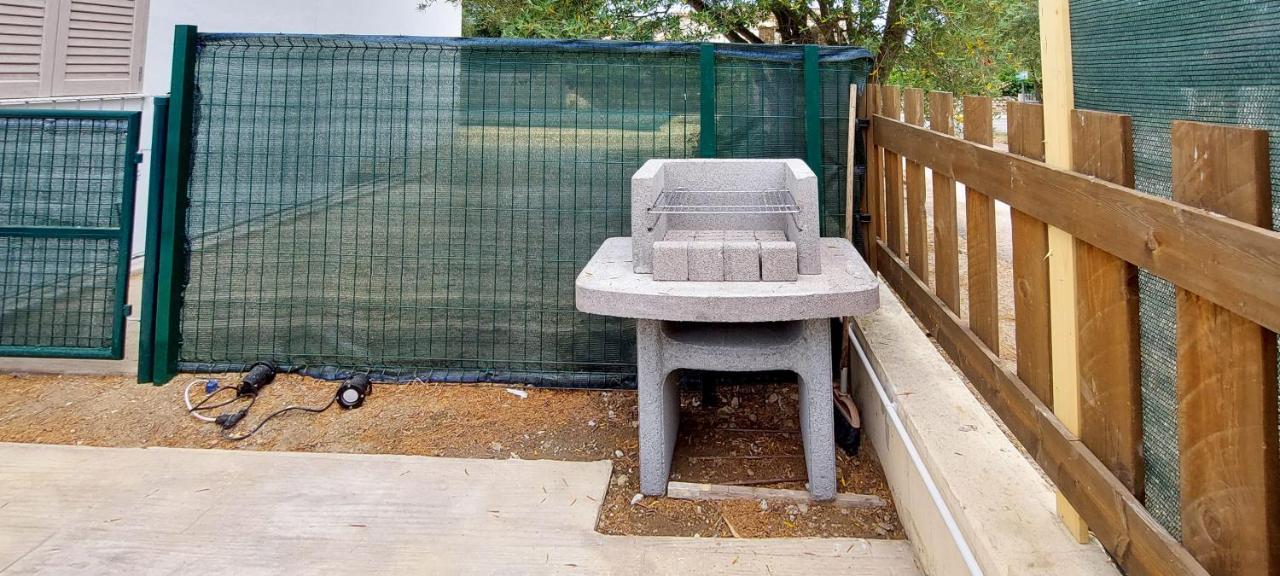 Appartamento Brigida Bilocale 3 Posti Vicino Al Centro San Teodoro  Exteriör bild